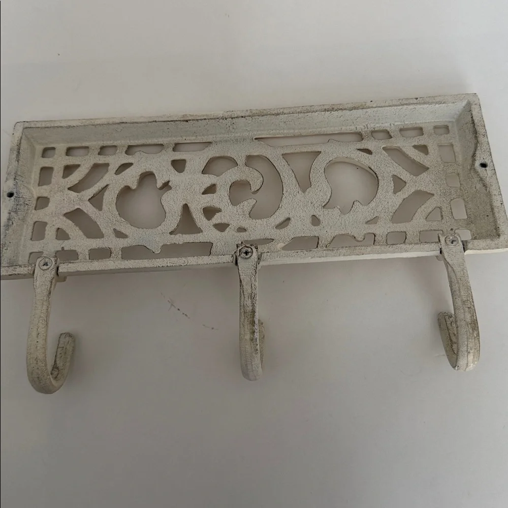 Elegant Cream Decorative Metal Wall Hook